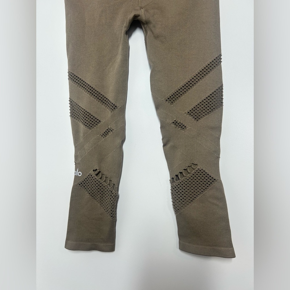 Alo Yoga Seamless Radiance Brown Mesh Tan Leggings size XS athleisure workout - Picture 10 of 13